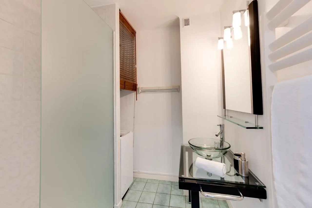 Allure - Appartement 2 chambres avec balcon au centre ville d'Annecy 0*, Annecy France